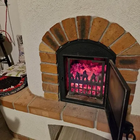 Duna-lak Vendeghaz شقة