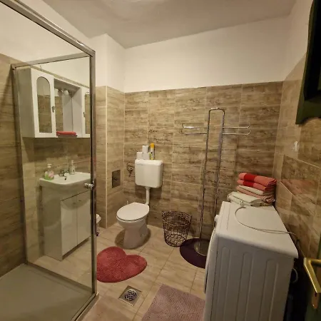 Duna-lak Vendeghaz * Apostag